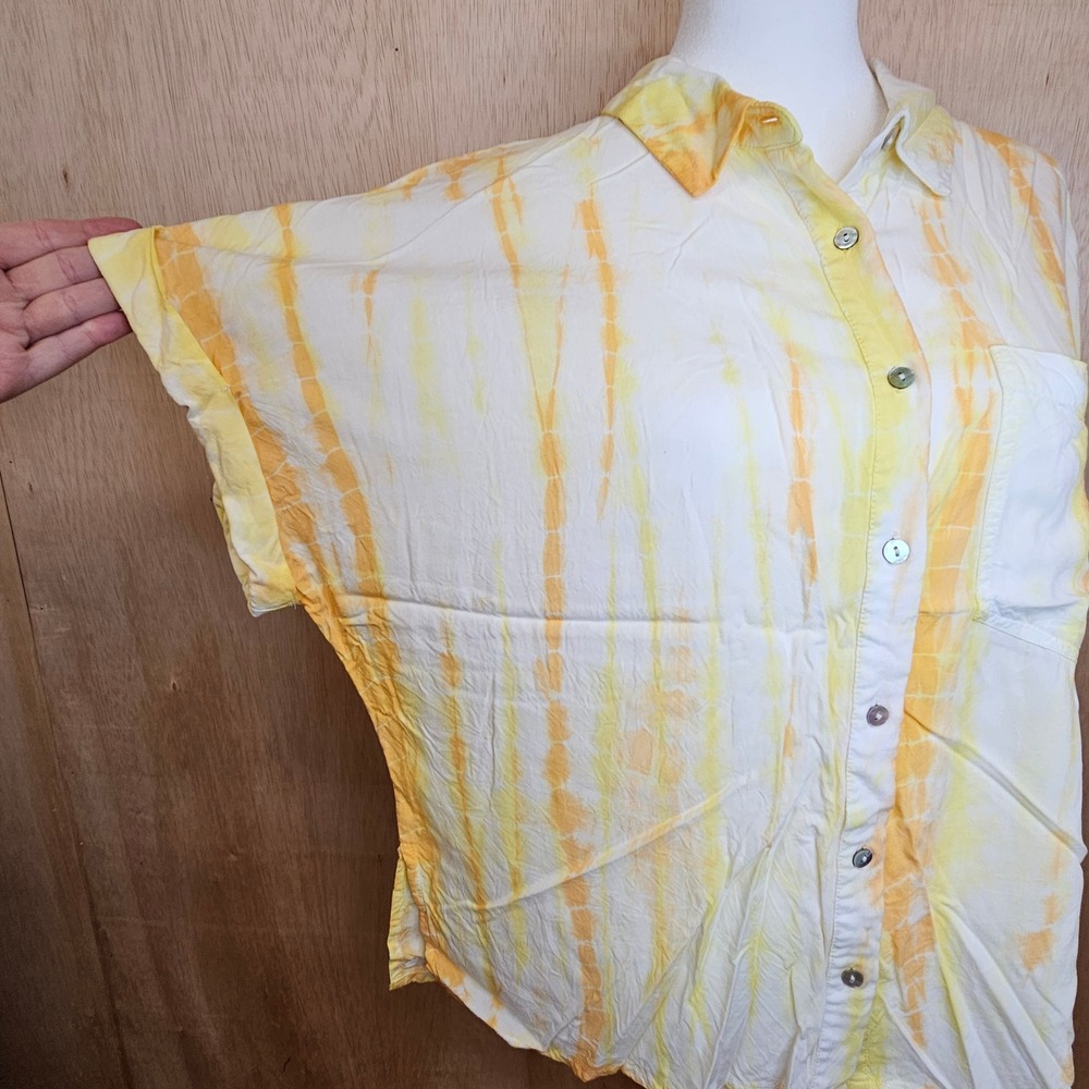 KUT From The Kloth Eden Short Sleeve Yellow And White Tie Dye Blouse Size Large - Picture 3 of 9